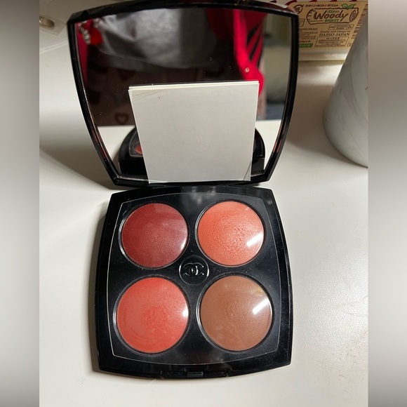 Chanel face quad ( face & eyes) EUC, Giant palette 🎨 - Picture 4 of 9